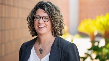 Shannon Sesterhenn headshot at Glendale campus