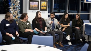 Alumni panel answers questions