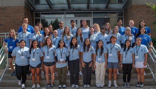 IL high school students attend the Health Careers Institute.