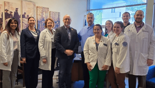 Students meet with state lawmakers