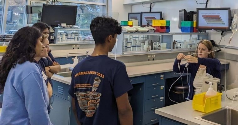 Students watch demonstration on intravenous medications