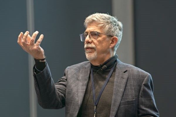 Dr. Kasimos delivers a lecture to the medical students.